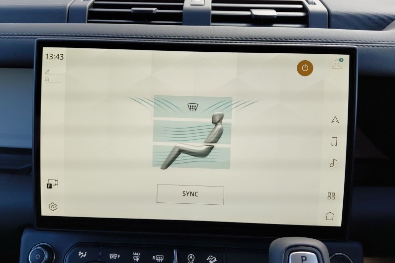  LAND ROVER DEFENDER 3.0 D250 X-Dynamic SE 110 5dr Auto 5329144