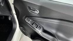 2022 (72) NISSAN JUKE 1.6 Hybrid N-Connecta 5dr Auto 5578072