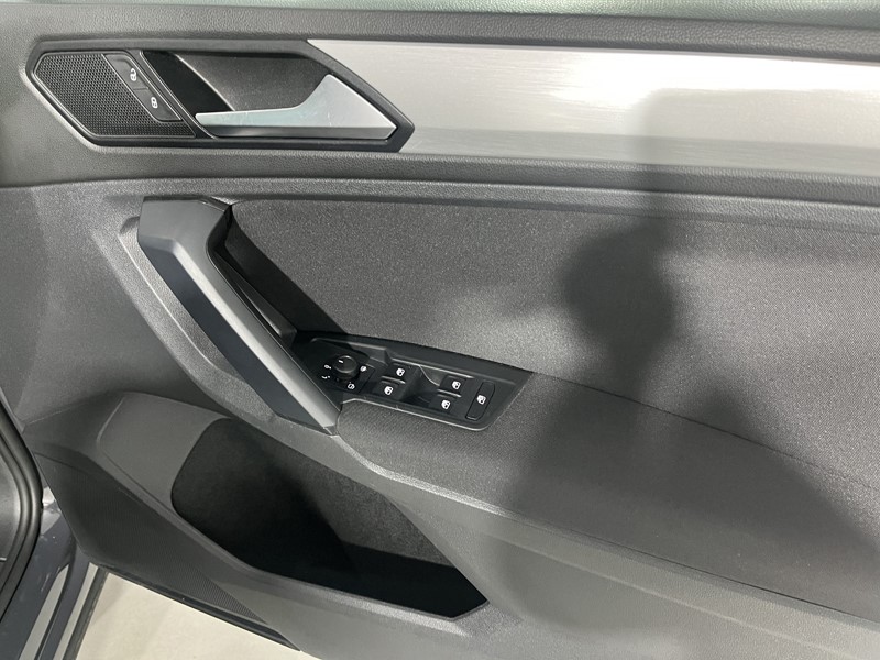 2019 (19) VOLKSWAGEN TIGUAN 2.0 TDi 150 Match 5dr 5710589