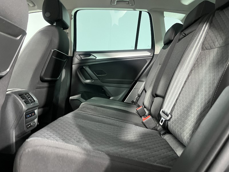 2019 (19) VOLKSWAGEN TIGUAN 2.0 TDi 150 Match 5dr 5710601