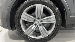 2019 (19) VOLKSWAGEN TIGUAN 2.0 TDi 150 Match 5dr 5710584