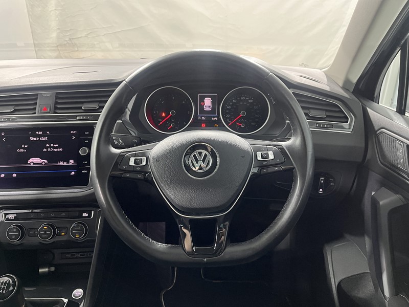 2019 (19) VOLKSWAGEN TIGUAN 2.0 TDi 150 Match 5dr 5710575