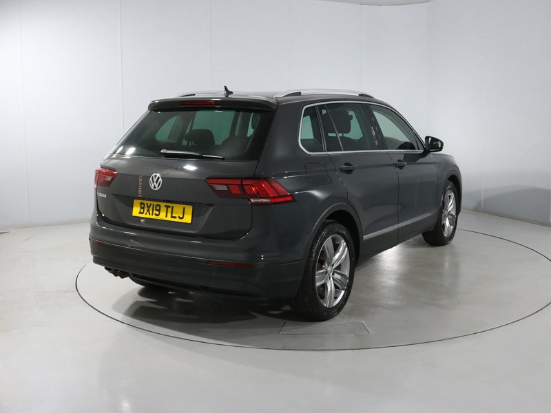 2019 (19) VOLKSWAGEN TIGUAN 2.0 TDi 150 Match 5dr 5710612