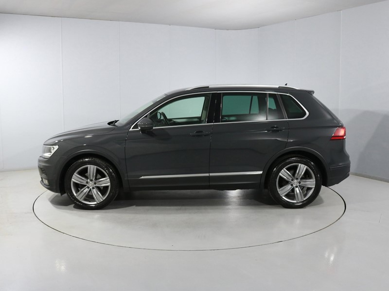 2019 (19) VOLKSWAGEN TIGUAN 2.0 TDi 150 Match 5dr 5710613