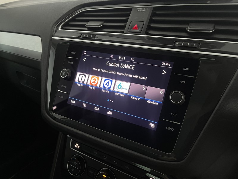 2019 (19) VOLKSWAGEN TIGUAN 2.0 TDi 150 Match 5dr 5710596