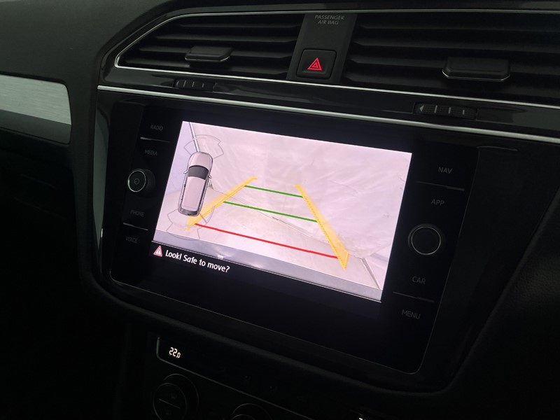 2019 (19) VOLKSWAGEN TIGUAN 2.0 TDi 150 Match 5dr 5710588