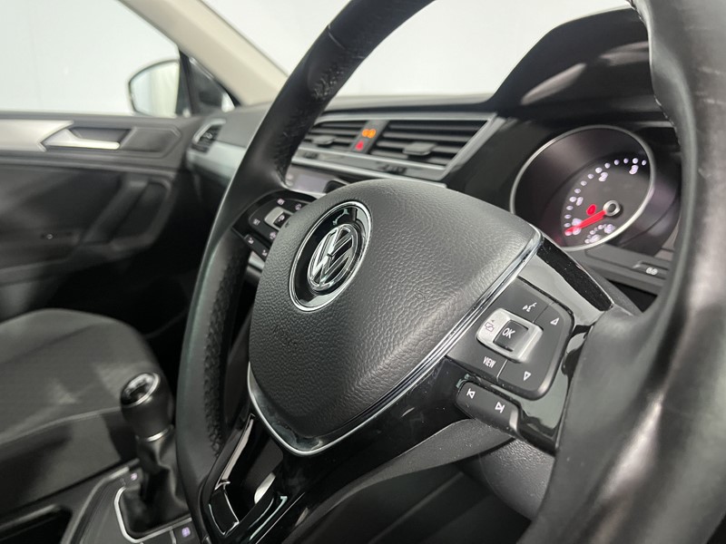 2019 (19) VOLKSWAGEN TIGUAN 2.0 TDi 150 Match 5dr 5710591