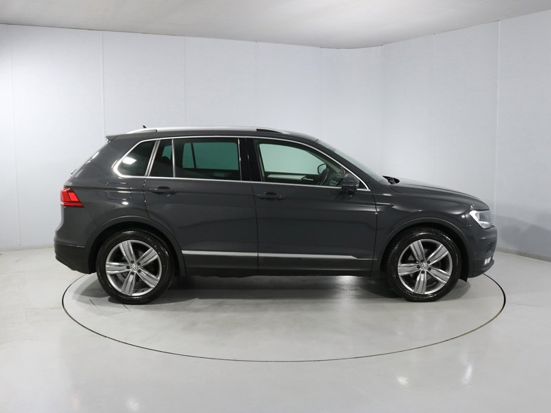 2019 (19) VOLKSWAGEN TIGUAN 2.0 TDi 150 Match 5dr 5710573