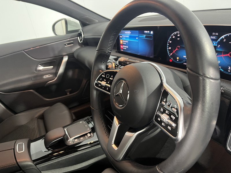 2021 (21) MERCEDES-BENZ A CLASS A200 Sport Executive 5dr Auto 5573024