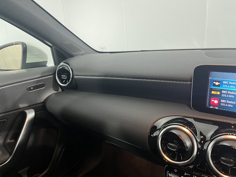 2021 (21) MERCEDES-BENZ A CLASS A200 Sport Executive 5dr Auto 5573028