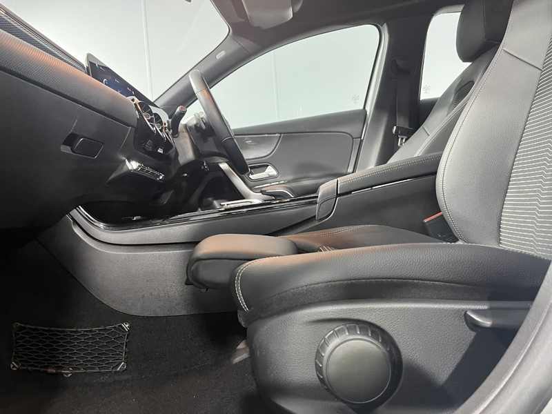 2021 (21) MERCEDES-BENZ A CLASS A200 Sport Executive 5dr Auto 5573035
