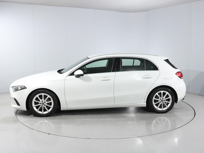 2021 (21) MERCEDES-BENZ A CLASS A200 Sport Executive 5dr Auto 5573045