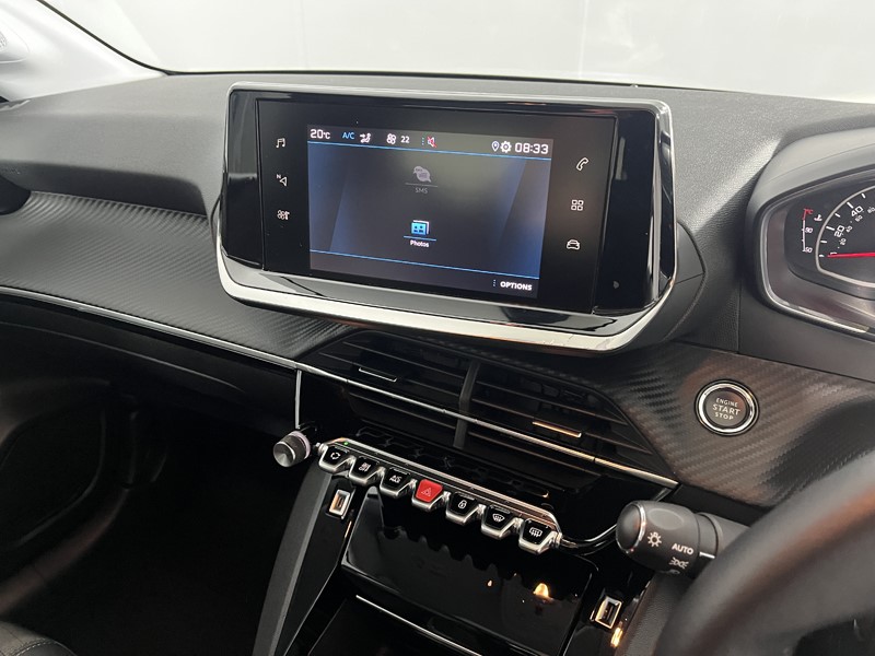 2021 (70) PEUGEOT 208 1.2 PureTech 100 Allure 5dr 5582843