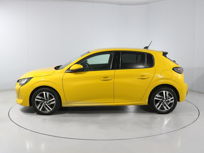 2021 (70) PEUGEOT 208 1.2 PureTech 100 Allure 5dr 5582875