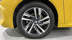 2021 (70) PEUGEOT 208 1.2 PureTech 100 Allure 5dr 5582849