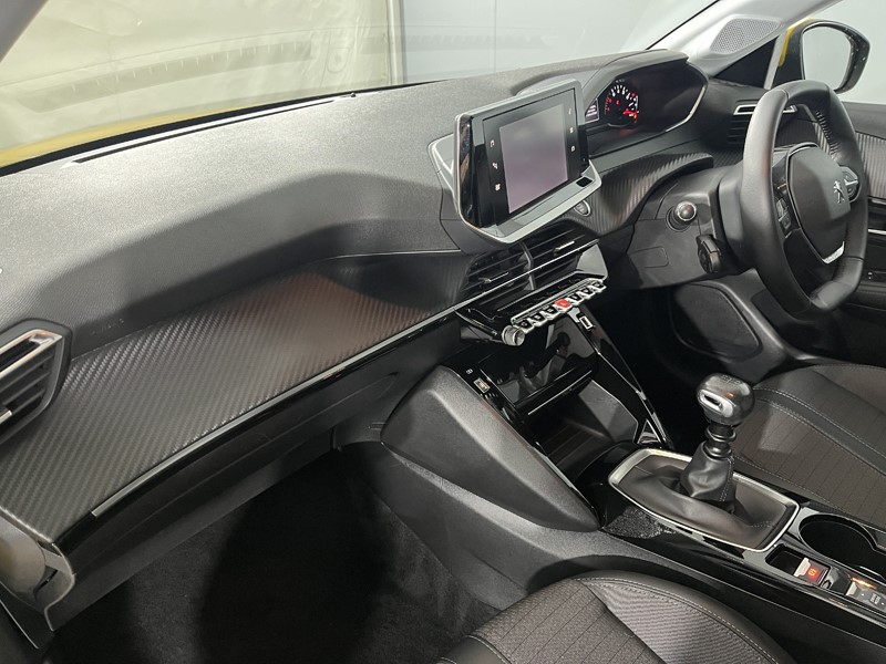 2021 (70) PEUGEOT 208 1.2 PureTech 100 Allure 5dr 5582842