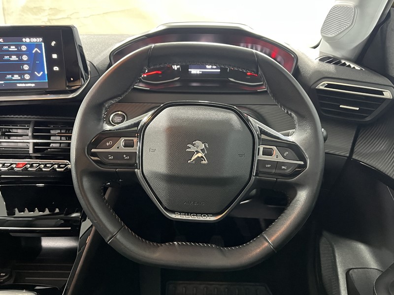 2021 (70) PEUGEOT 208 1.2 PureTech 100 Allure 5dr 5582840