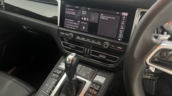 2020 (70) PORSCHE MACAN S 5dr PDK 5597547