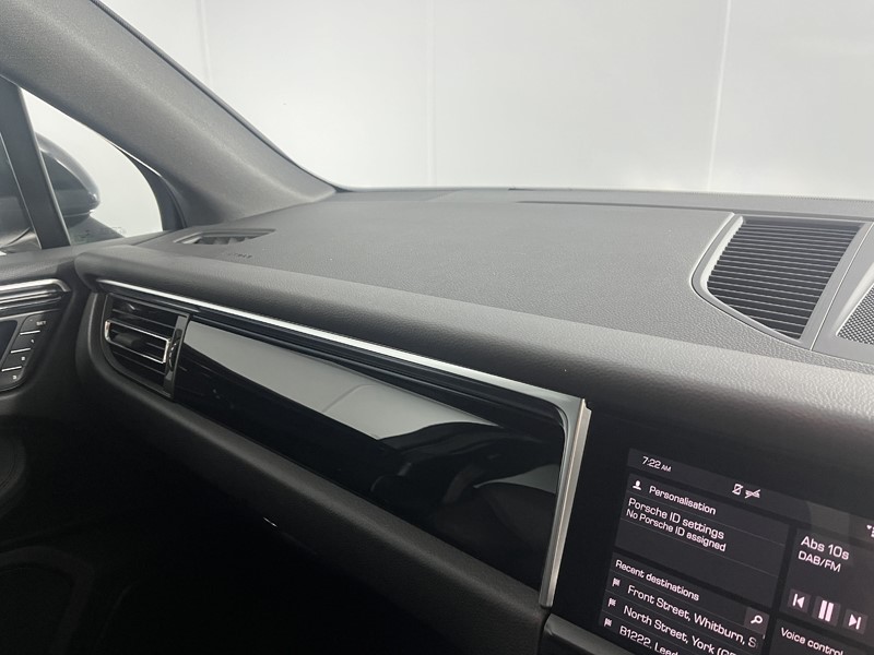 2020 (70) PORSCHE MACAN S 5dr PDK 5597565