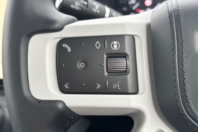  LAND ROVER DEFENDER 3.0 D350 X-Dynamic HSE 110 5dr Auto 4767725