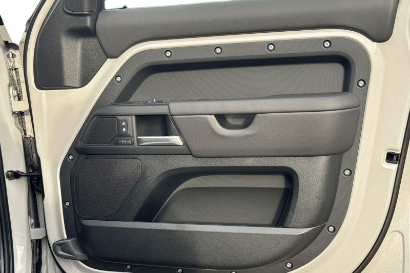  LAND ROVER DEFENDER 3.0 D350 X-Dynamic HSE 110 5dr Auto 4767719