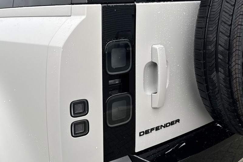  LAND ROVER DEFENDER 3.0 D350 X-Dynamic HSE 110 5dr Auto 4767716