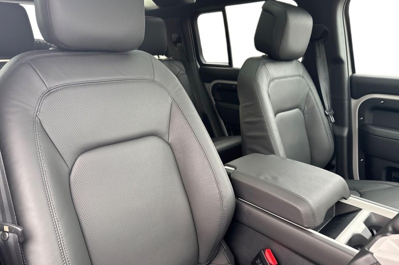  LAND ROVER DEFENDER 3.0 D350 X-Dynamic HSE 110 5dr Auto 4767723