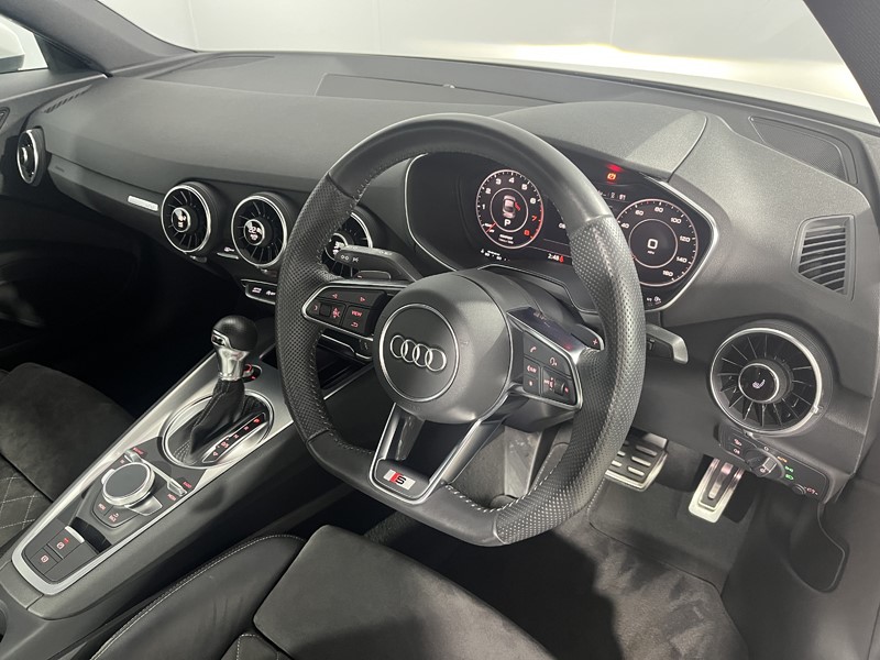 2019 (19) AUDI TT 40 TFSI S Line 2dr S Tronic 5626378