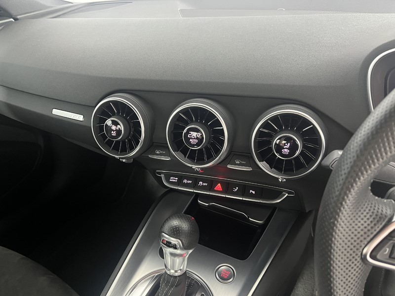 2019 (19) AUDI TT 40 TFSI S Line 2dr S Tronic 5626399