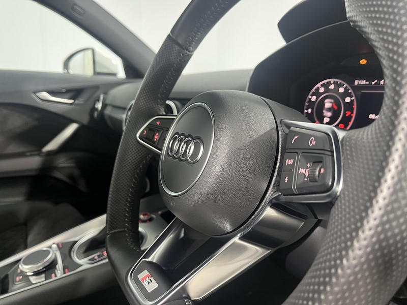 2019 (19) AUDI TT 40 TFSI S Line 2dr S Tronic 5626392