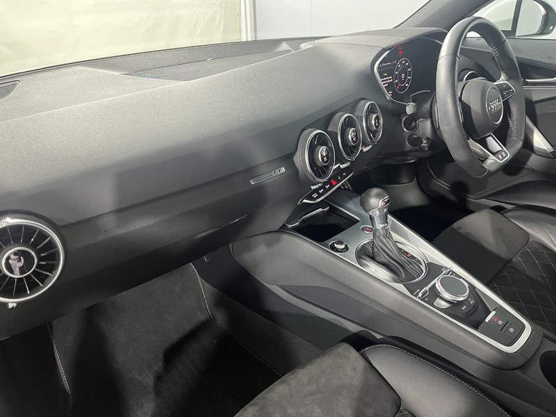 2019 (19) AUDI TT 40 TFSI S Line 2dr S Tronic 5626379