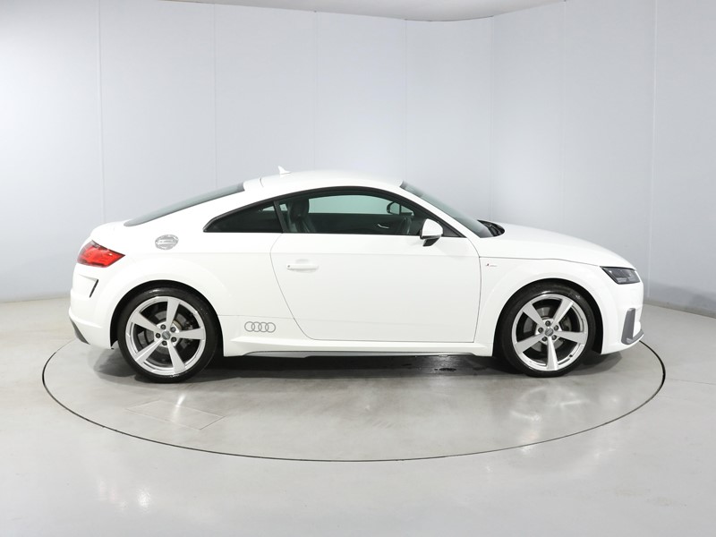 2019 (19) AUDI TT 40 TFSI S Line 2dr S Tronic 5626375