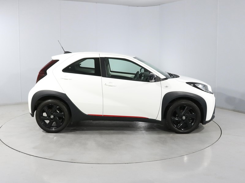 2023 (23) TOYOTA AYGO X 1.0 VVT-i Pure 5dr 5636041