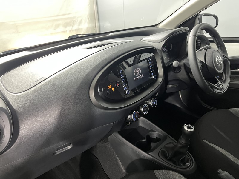 2023 (23) TOYOTA AYGO X 1.0 VVT-i Pure 5dr 5636045