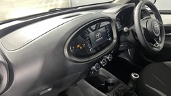 2023 (23) TOYOTA AYGO X 1.0 VVT-i Pure 5dr 5636045