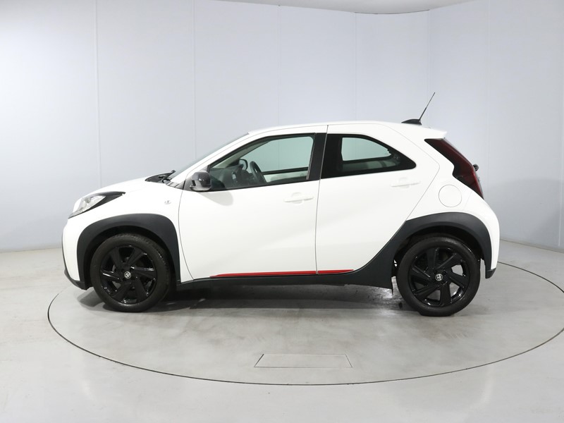 2023 (23) TOYOTA AYGO X 1.0 VVT-i Pure 5dr 5636075