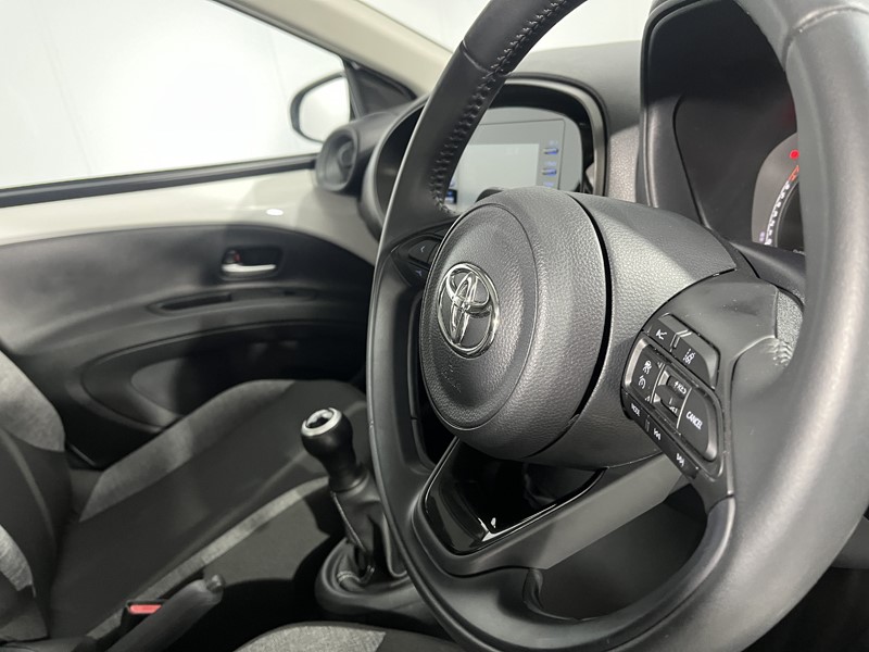 2023 (23) TOYOTA AYGO X 1.0 VVT-i Pure 5dr 5636058