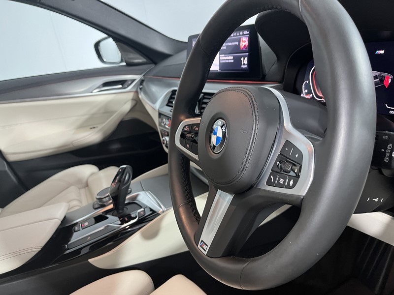 2020 (70) BMW 5 SERIES 520d MHT M Sport 5dr Auto 5715774