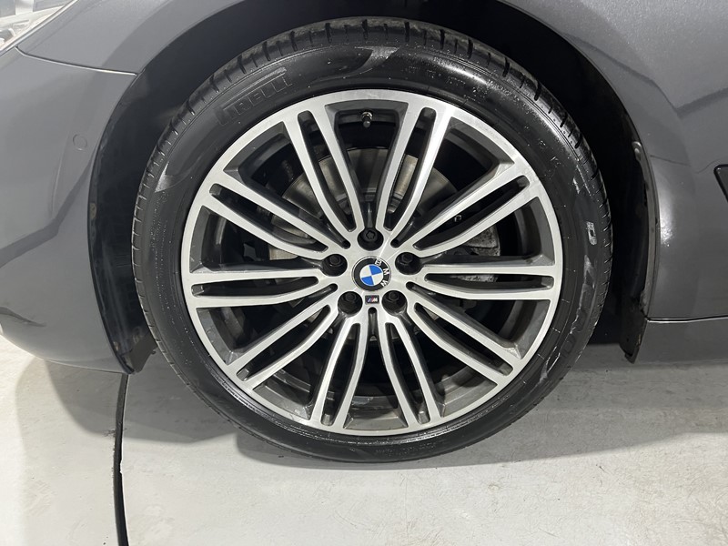 2020 (70) BMW 5 SERIES 520d MHT M Sport 5dr Auto 5715765