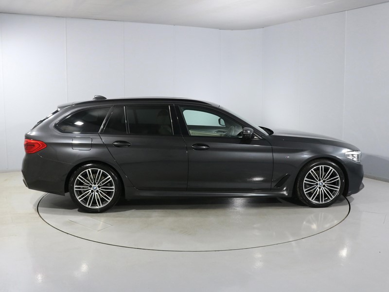 2020 (70) BMW 5 SERIES 520d MHT M Sport 5dr Auto 5715754