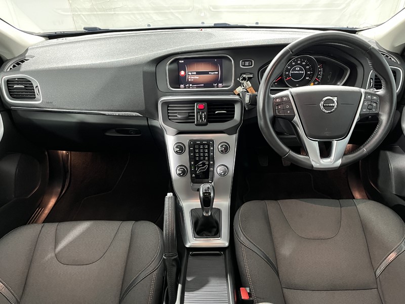 2017 (67) VOLVO V40 T3 [152] Cross Country Nav Plus 5dr 5675944
