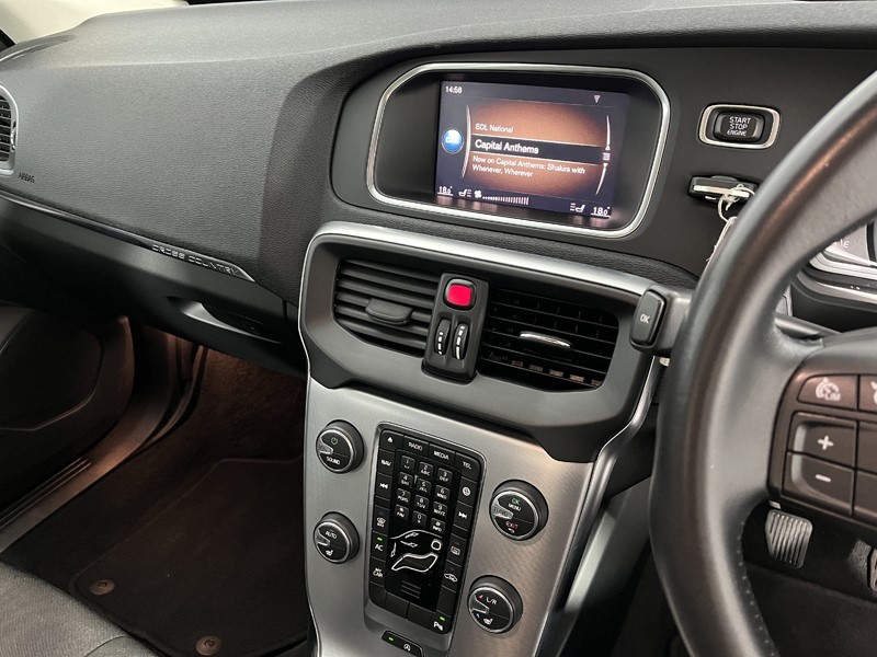 2017 (67) VOLVO V40 T3 [152] Cross Country Nav Plus 5dr 5675948