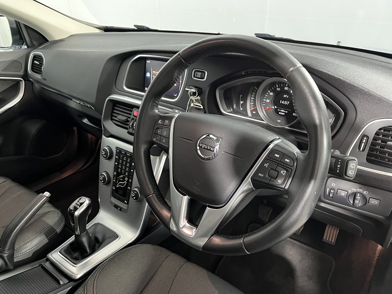 2017 (67) VOLVO V40 T3 [152] Cross Country Nav Plus 5dr 5675946