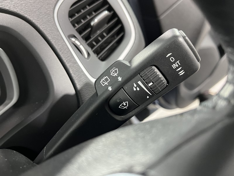 2017 (67) VOLVO V40 T3 [152] Cross Country Nav Plus 5dr 5675965