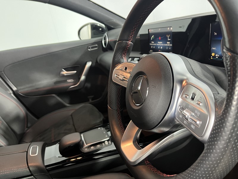 2021 (70) MERCEDES-BENZ A CLASS A200d AMG Line 4dr Auto 5695654