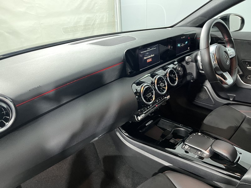 2021 (70) MERCEDES-BENZ A CLASS A200d AMG Line 4dr Auto 5695639