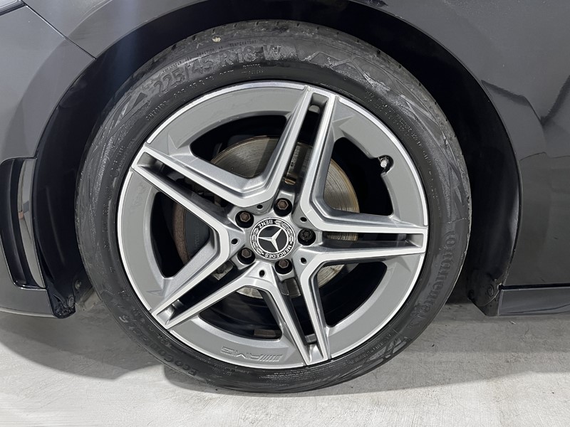 2021 (70) MERCEDES-BENZ A CLASS A200d AMG Line 4dr Auto 5695646