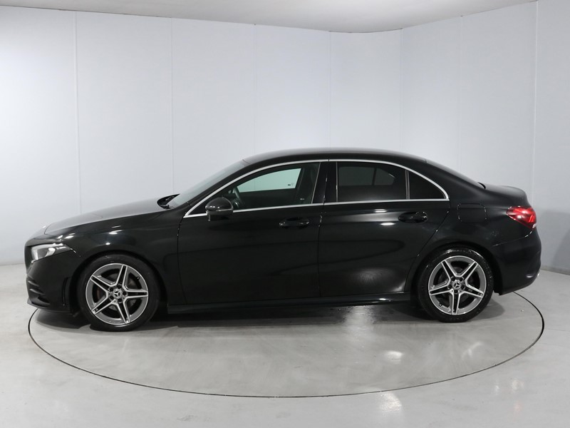 2021 (70) MERCEDES-BENZ A CLASS A200d AMG Line 4dr Auto 5695673