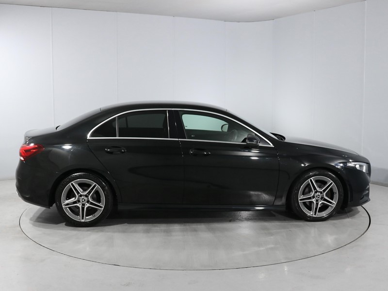 2021 (70) MERCEDES-BENZ A CLASS A200d AMG Line 4dr Auto 5695635