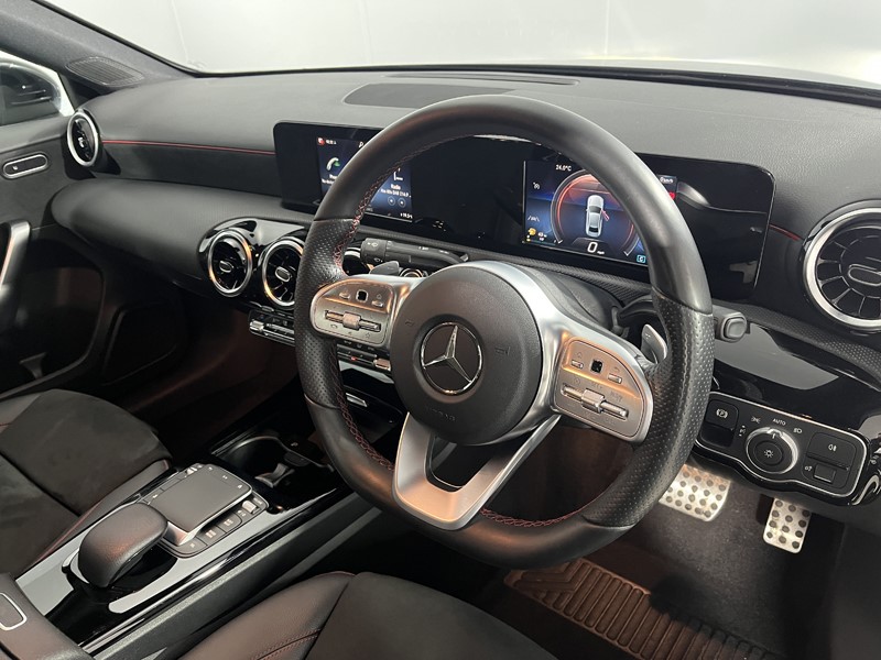 2021 (70) MERCEDES-BENZ A CLASS A200d AMG Line 4dr Auto 5695638